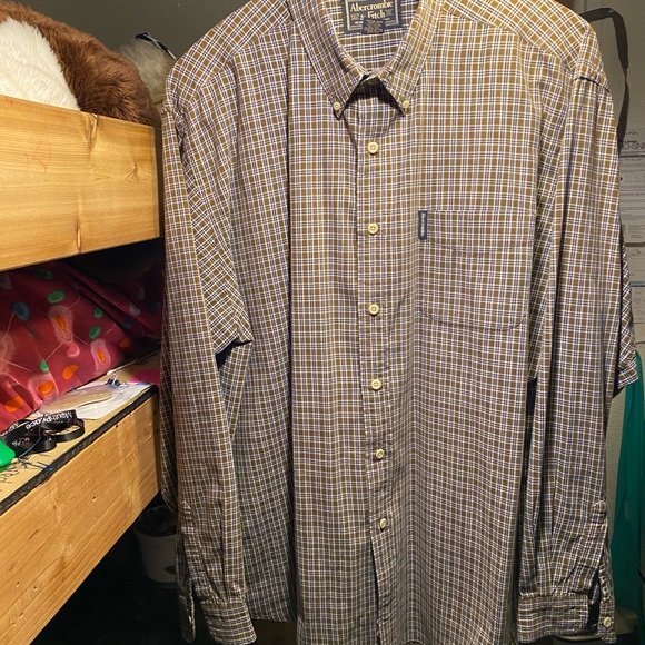 Abercrombie & Fitch - Picture 1 of 6